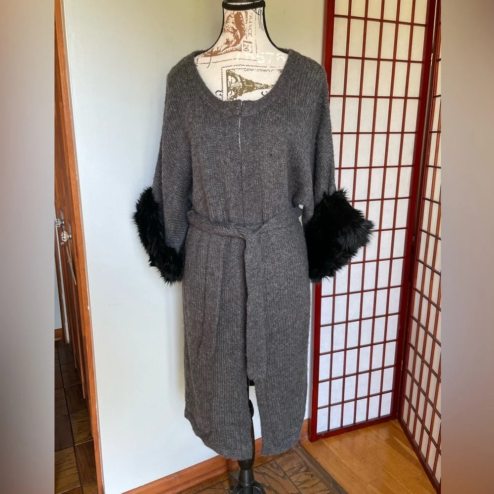 NWT KENAR Charcoal Knit Sweater with Faux Fur Accents, Size L